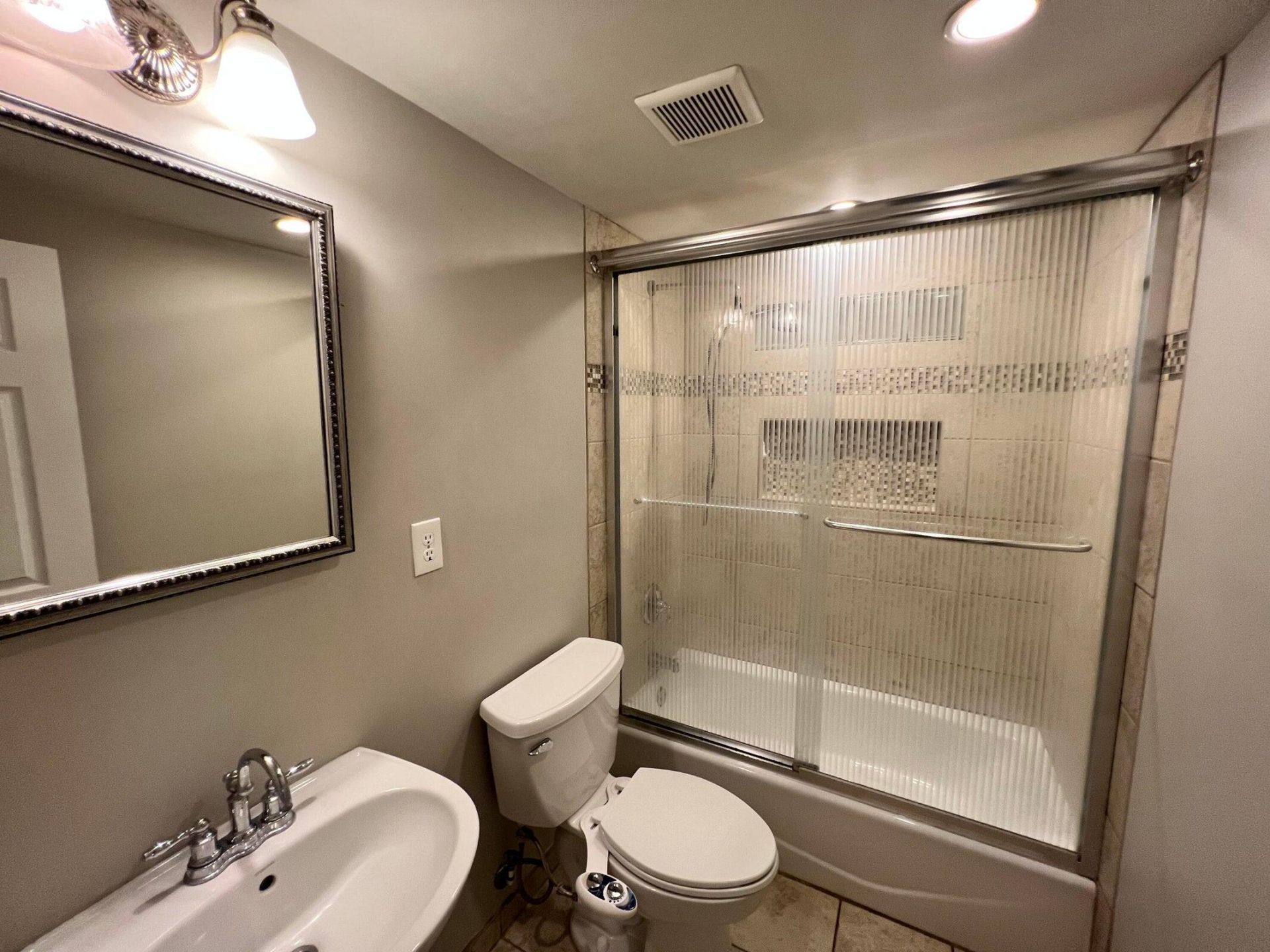 1005 Kirby Drive Photo 13