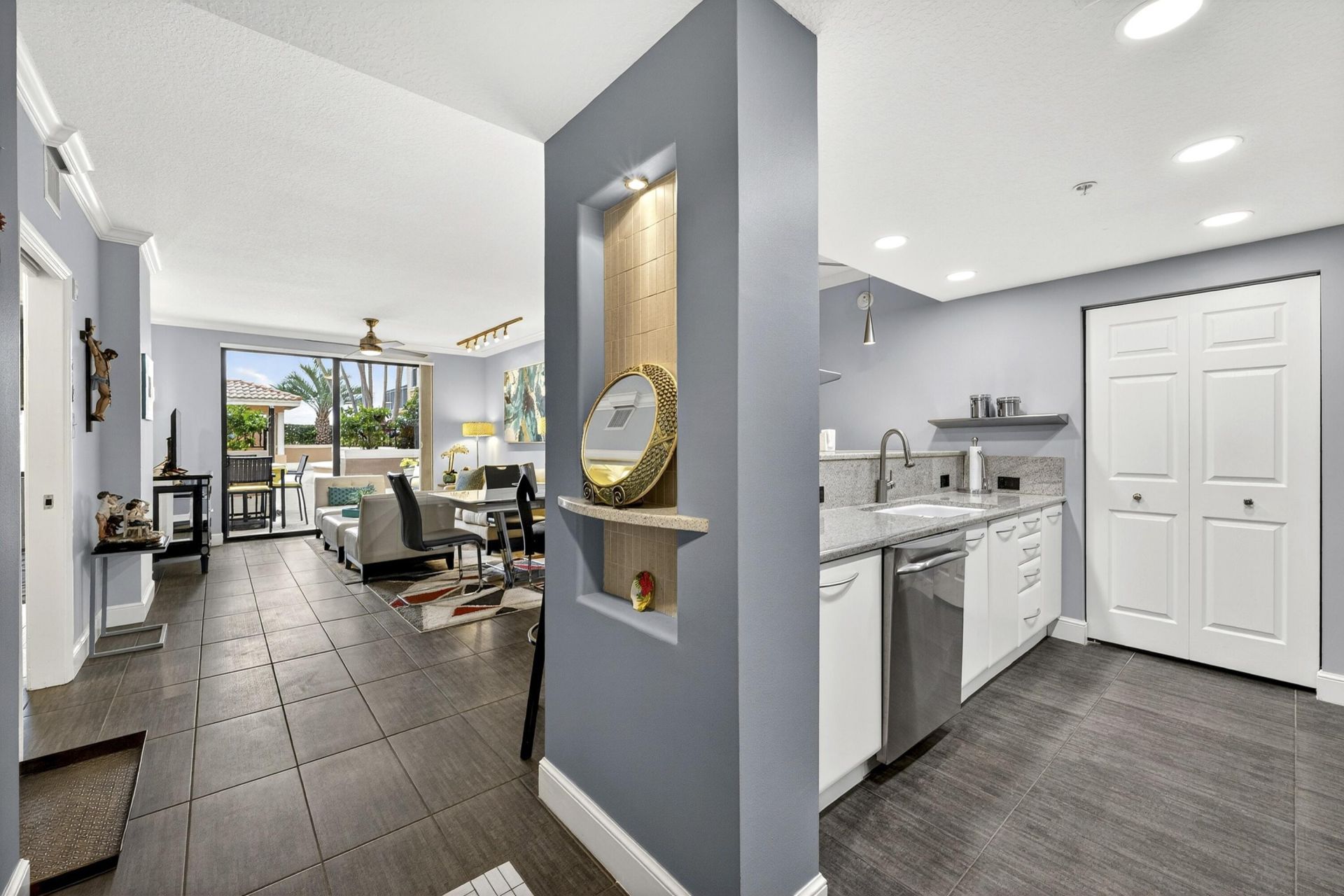 511 Lucerne Avenue, Unit 312, Lake Worth Beach, FL 33460 Photo