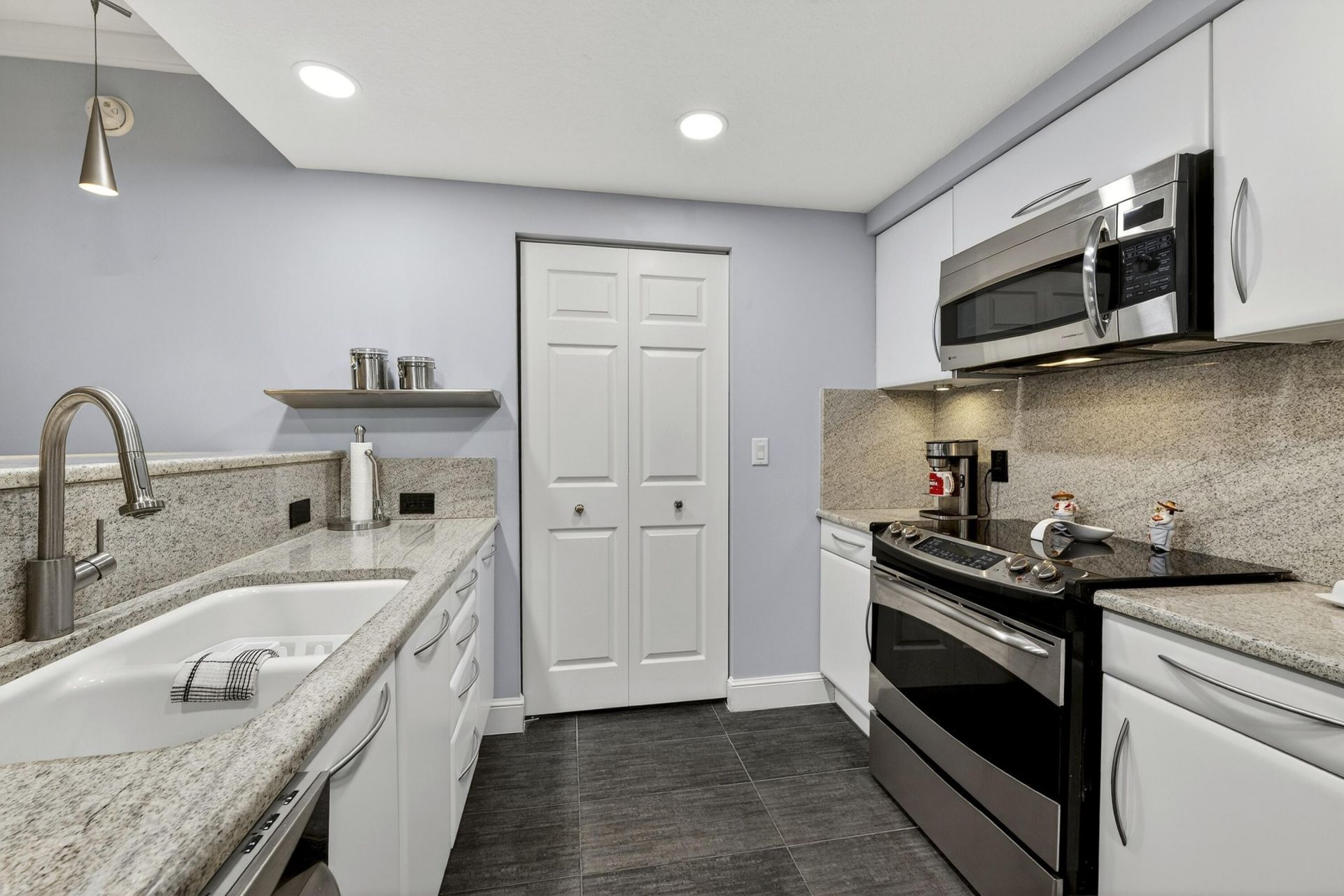 511 Lucerne Avenue, Unit 312, Lake Worth Beach, FL 33460 Photo