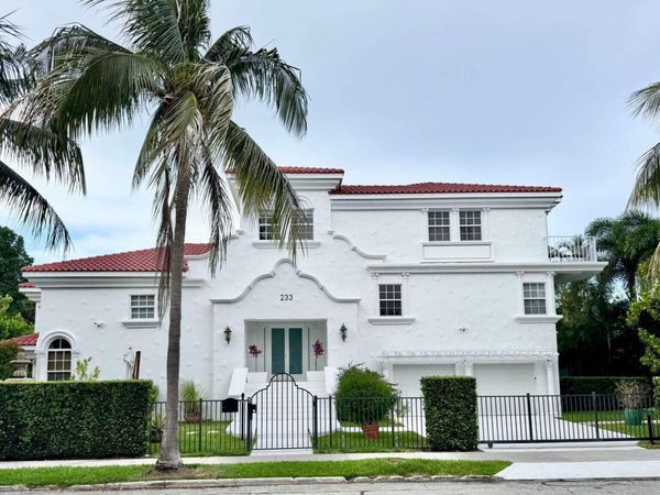 233 Pershing Way, West Palm Beach, FL 33401
