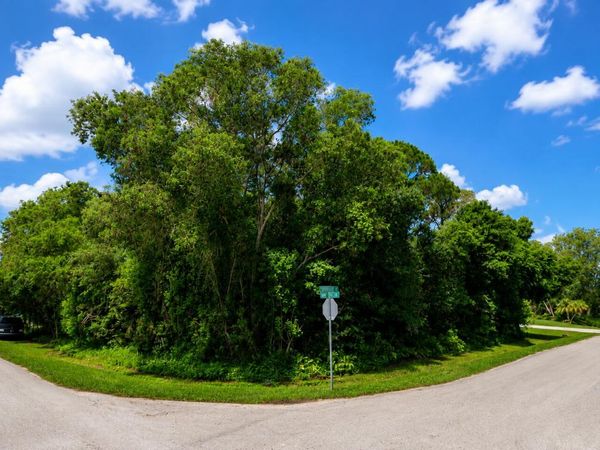 638 NW Grenada Street, Port St. Lucie, FL 34983