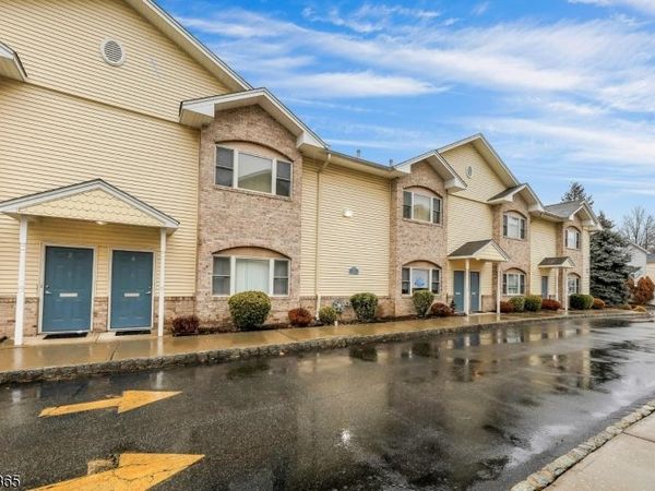 520 Victor St, Saddle Brook, NJ 07663