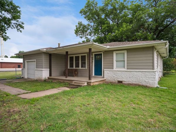 201 N Elliott Street , Pryor, OK 74361