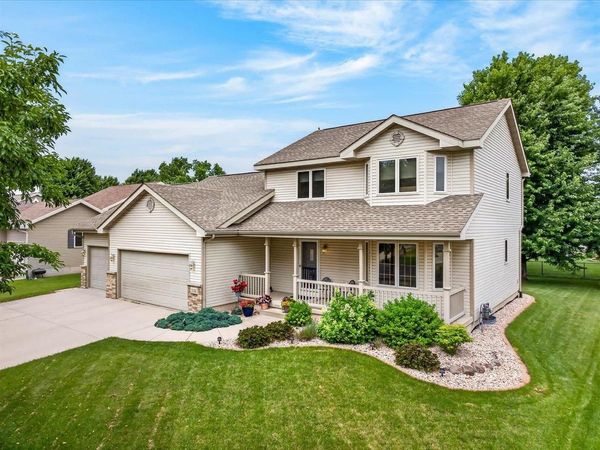 318 Burl Oak Drive, Deforest, WI 53532