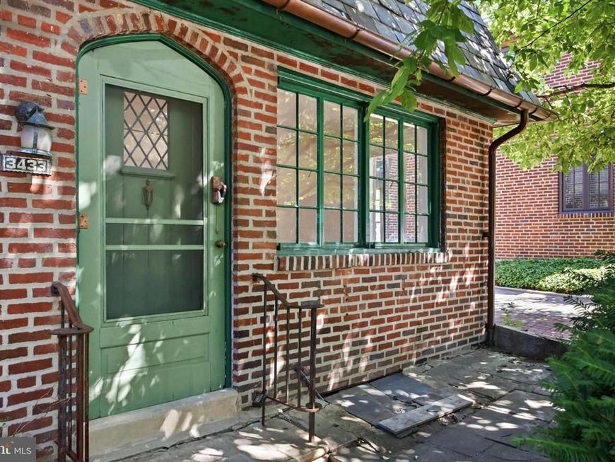 3433 W Penn Street, Philadelphia, PA 19129 Main Photo