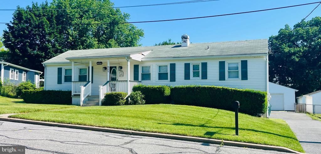 905 OAK STREET , FREDERICK, MD 21703