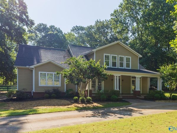 322 W T Garrison Lane NW, Huntsville, AL 35810