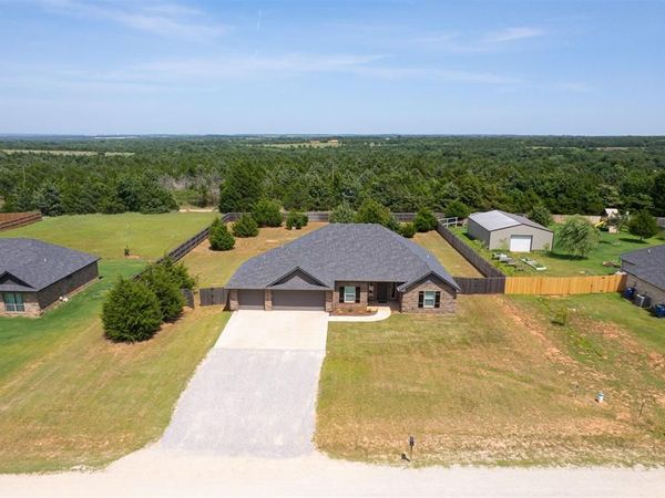2300 Count Fleet Way, Guthrie, OK 73044