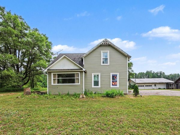 20449 W Howard City-Edmore, Howard City, MI 49329