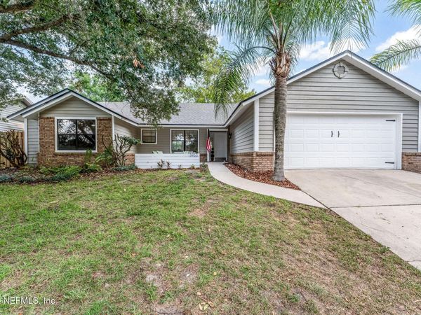 3953 ARBOR BLUFF Lane E, Jacksonville, FL 32225