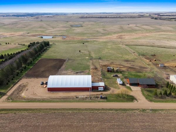 45139 Hawk Dr, Montrose, SD 57048