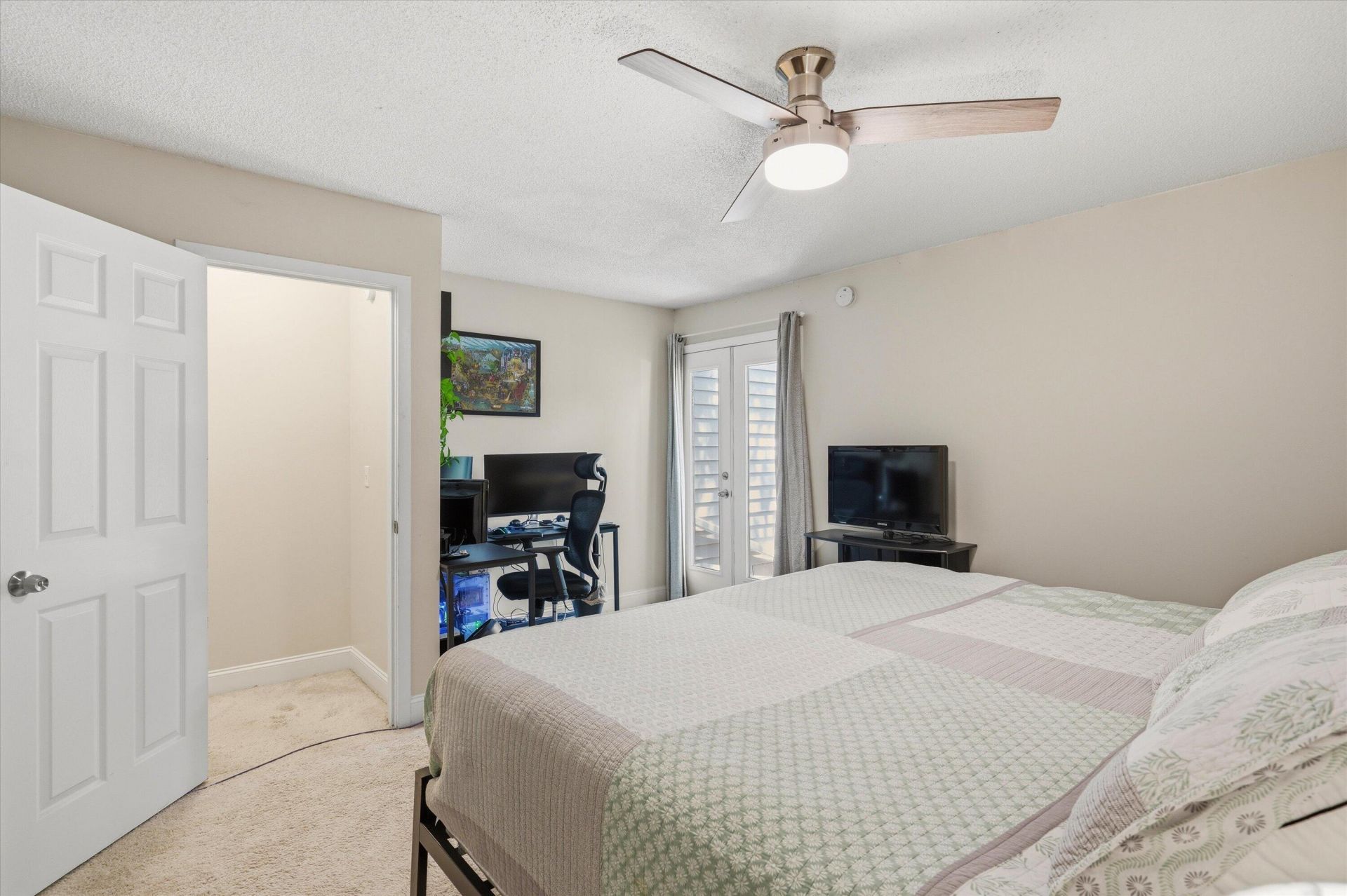 7880 Champion Way Photo 4