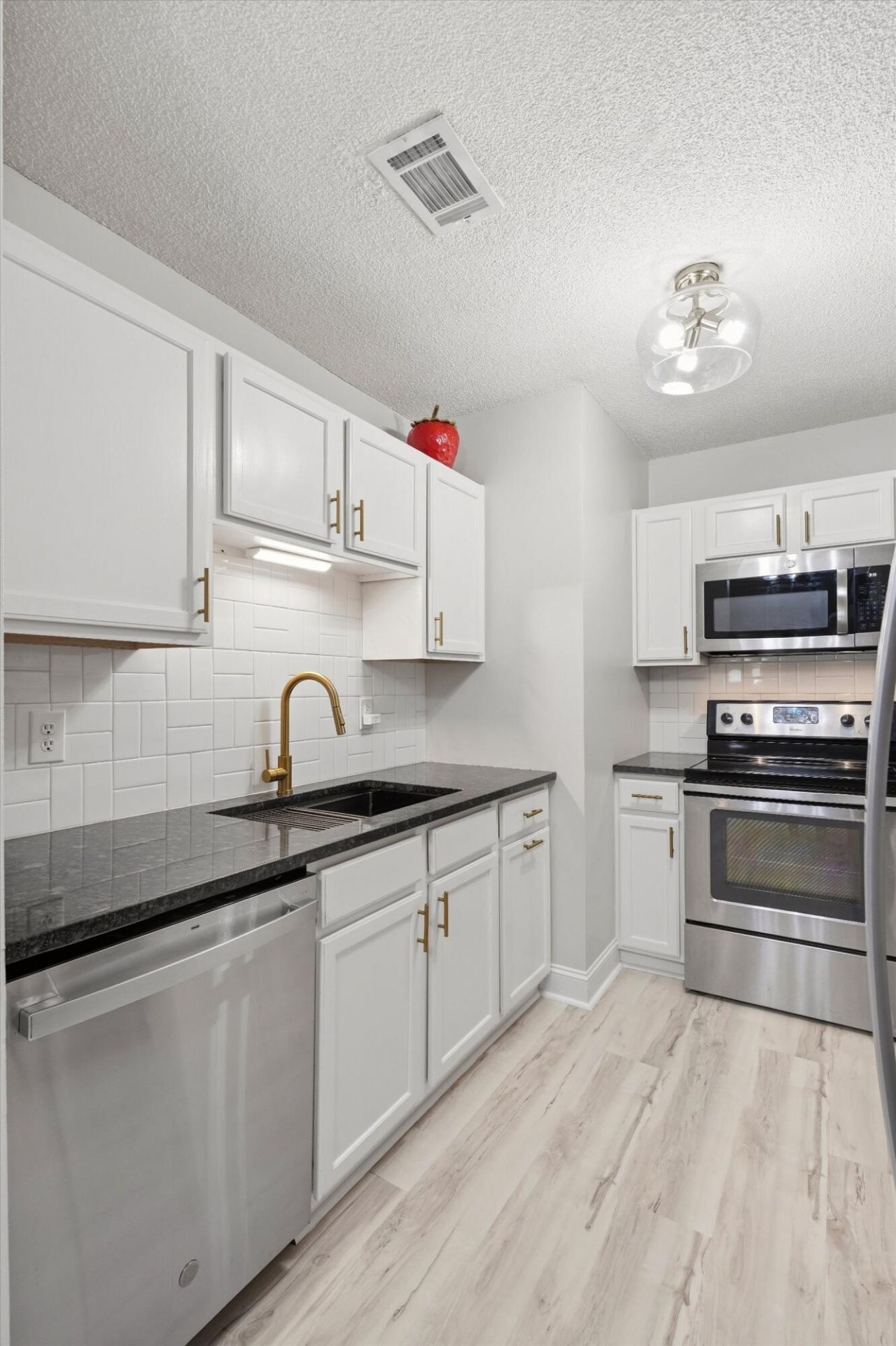 7880 Champion Way Photo 9