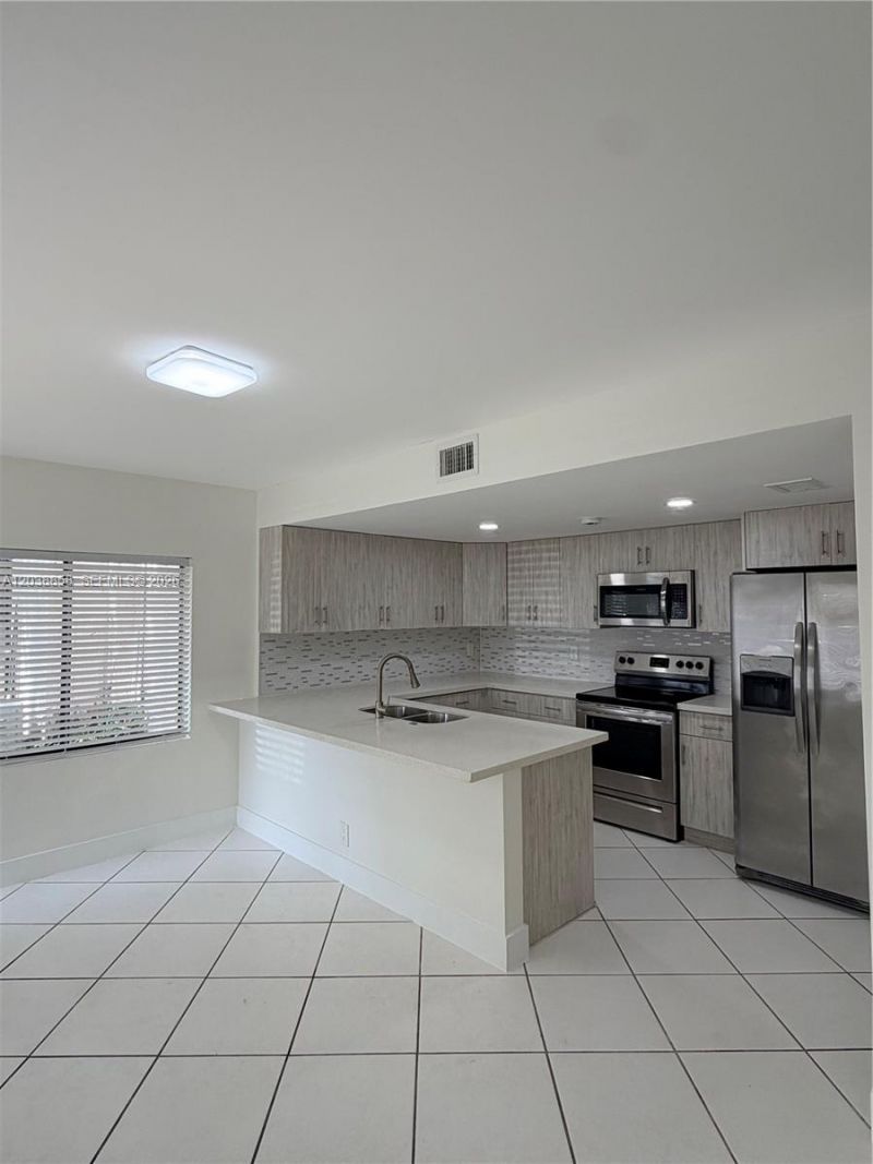 4705 SW 62nd Ave , Unit 104, Davie, FL 33314 Photo