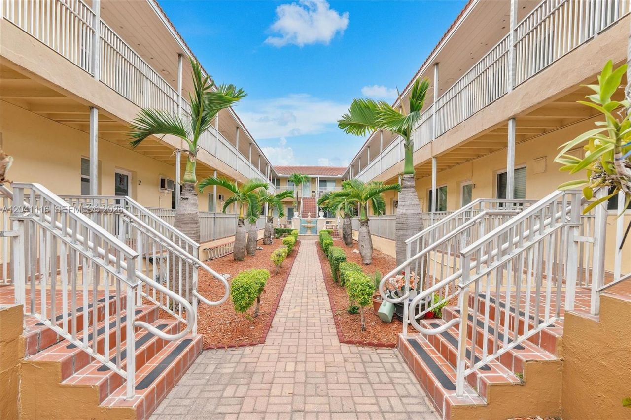 7400 Harding Ave , Unit 20, Miami Beach, FL 33141 Photo