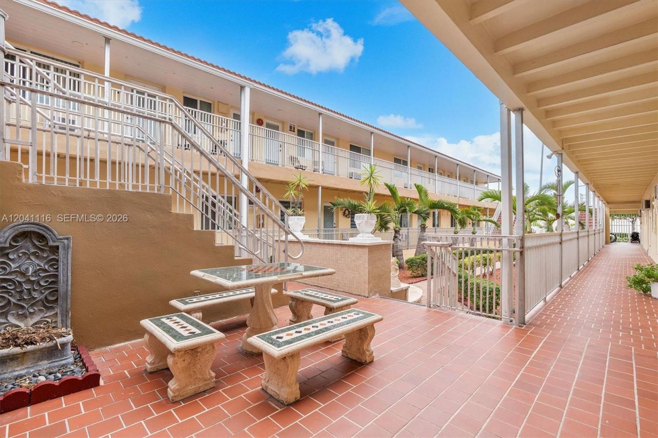 7400 Harding Ave , Unit 20, Miami Beach, FL 33141 Photo