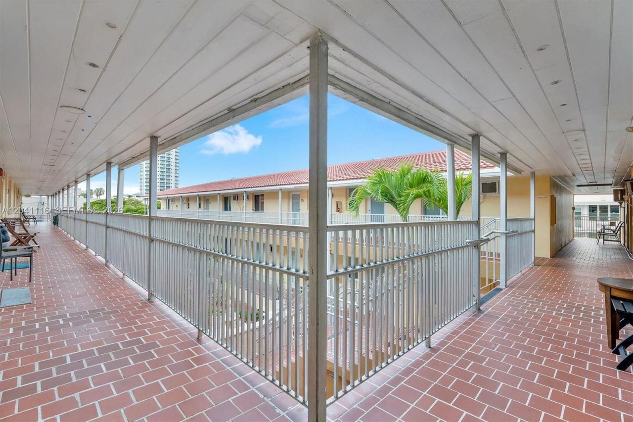 7400 Harding Ave , Unit 20, Miami Beach, FL 33141 Photo
