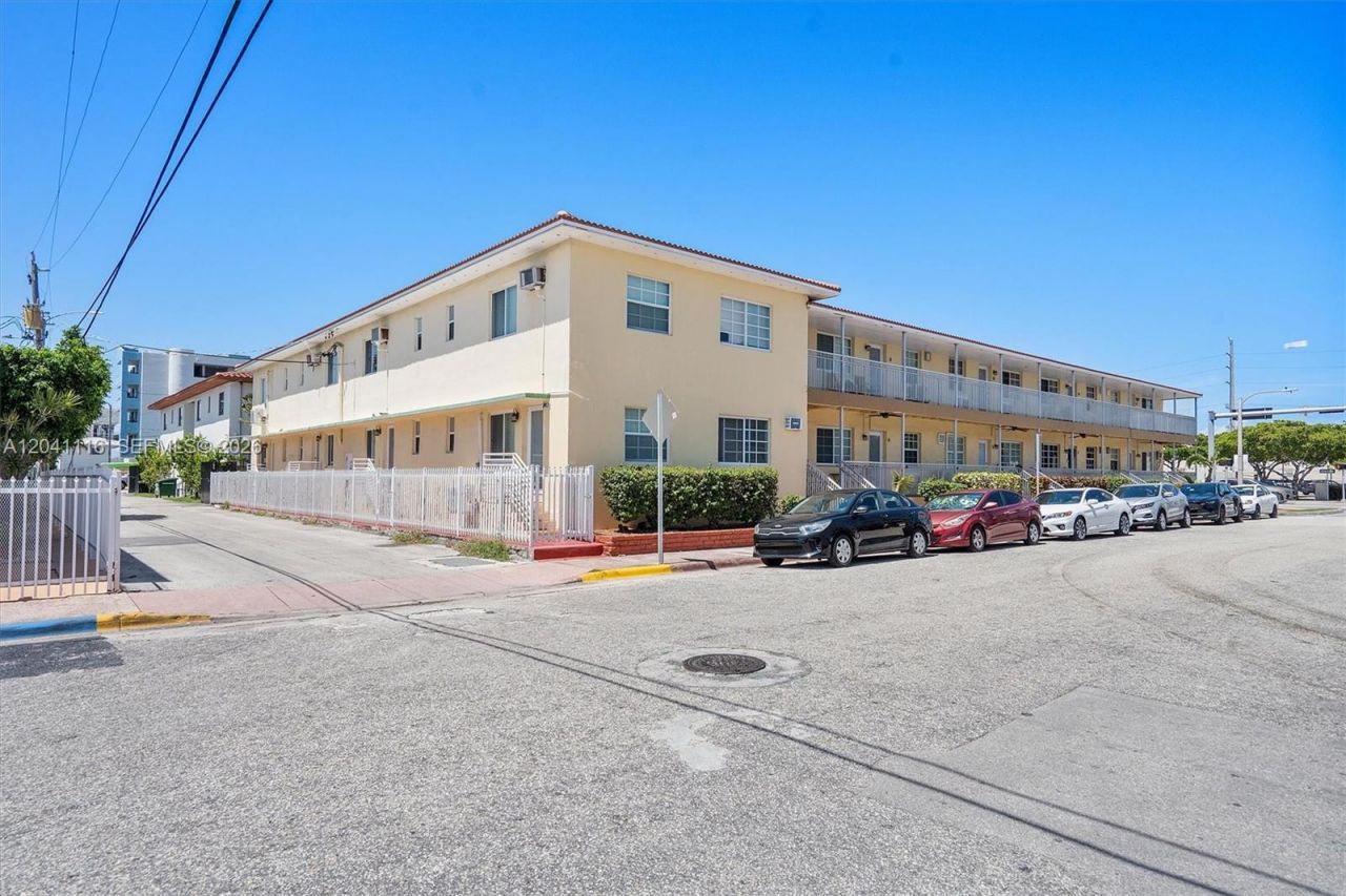7400 Harding Ave , Unit 20, Miami Beach, FL 33141 Photo