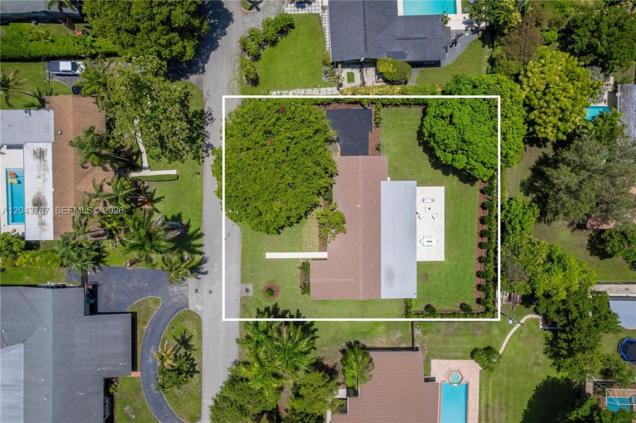 7845 SW 161st St, Palmetto Bay, FL 33157 Photo