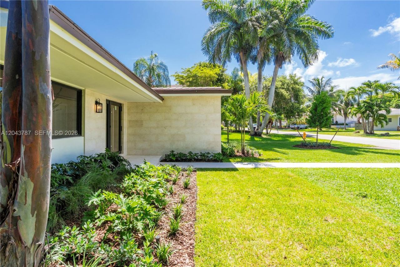 7845 SW 161st St, Palmetto Bay, FL 33157 Photo