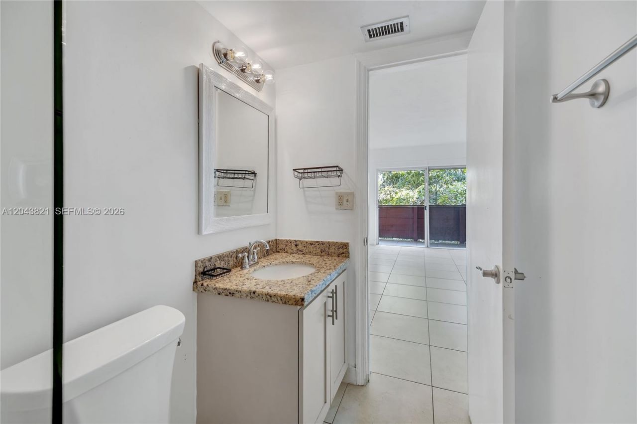 1205 Mariposa Ave , Unit 307, Coral Gables, FL 33146 Photo
