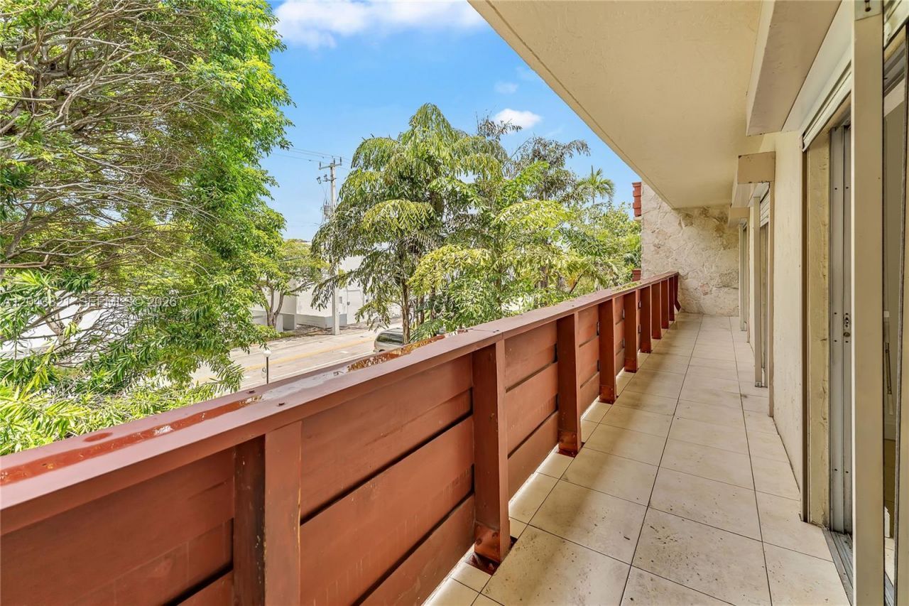 1205 Mariposa Ave , Unit 307, Coral Gables, FL 33146 Photo