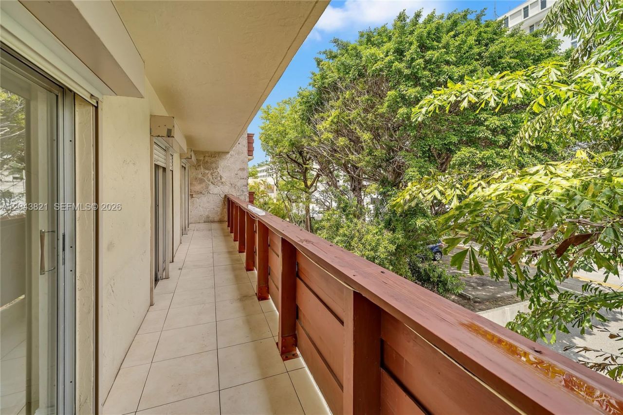 1205 Mariposa Ave , Unit 307, Coral Gables, FL 33146 Photo
