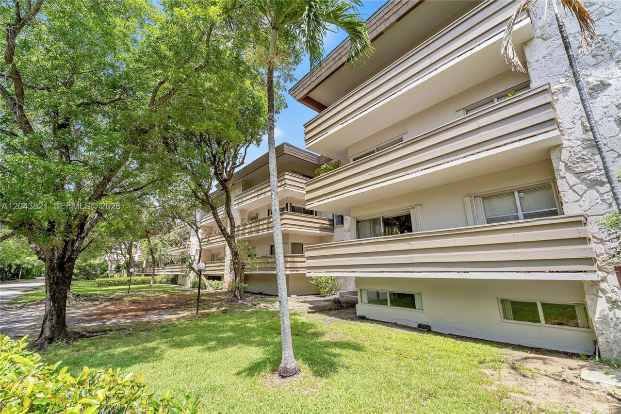 1205 Mariposa Ave , Unit 307, Coral Gables, FL 33146 Photo