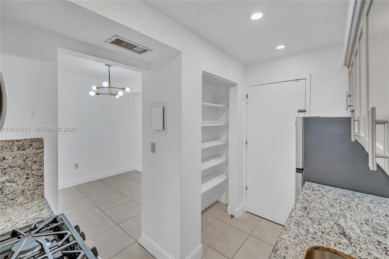 1205 Mariposa Ave , Unit 307, Coral Gables, FL 33146 Photo