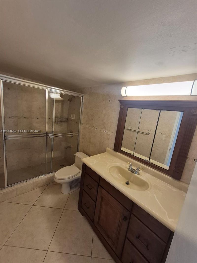 3180 S Ocean Dr, Unit 621, Hallandale Beach, FL 33009 Photo
