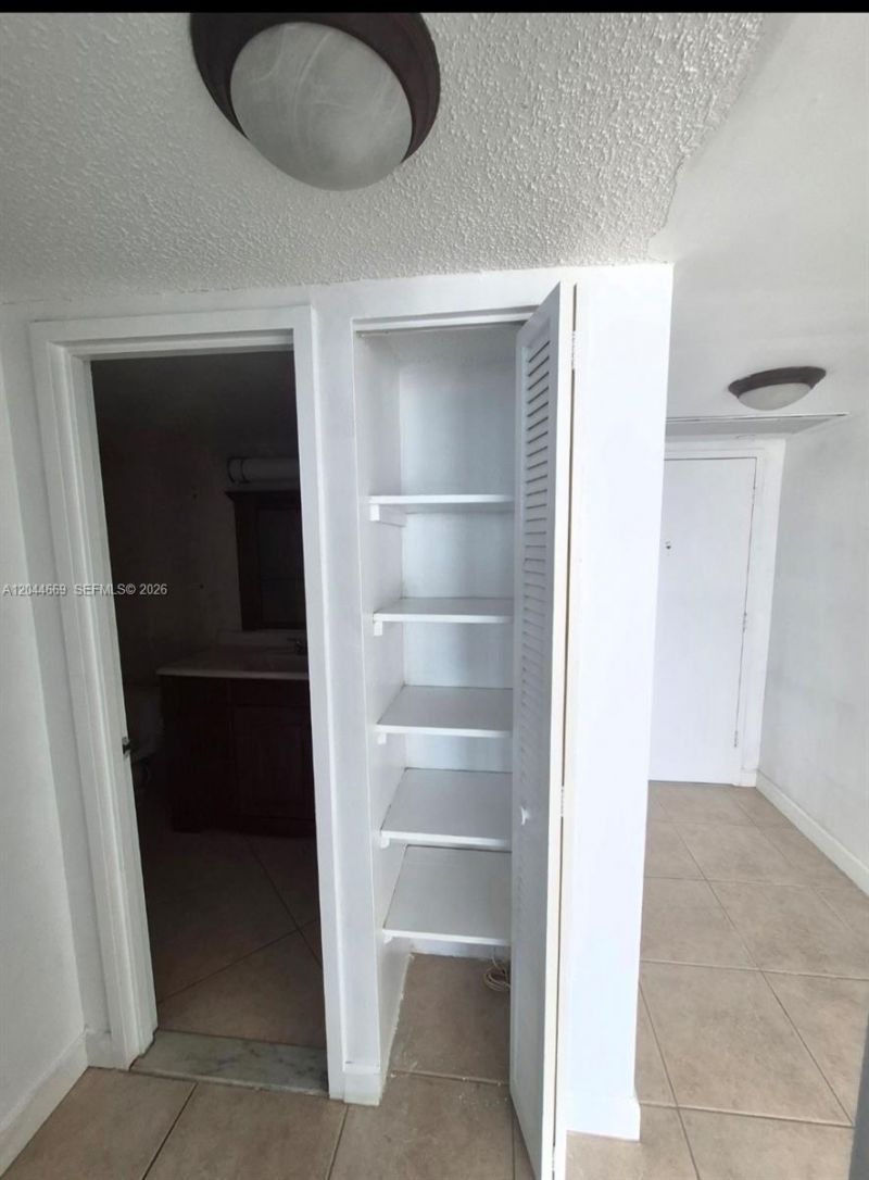 3180 S Ocean Dr, Unit 621, Hallandale Beach, FL 33009 Photo