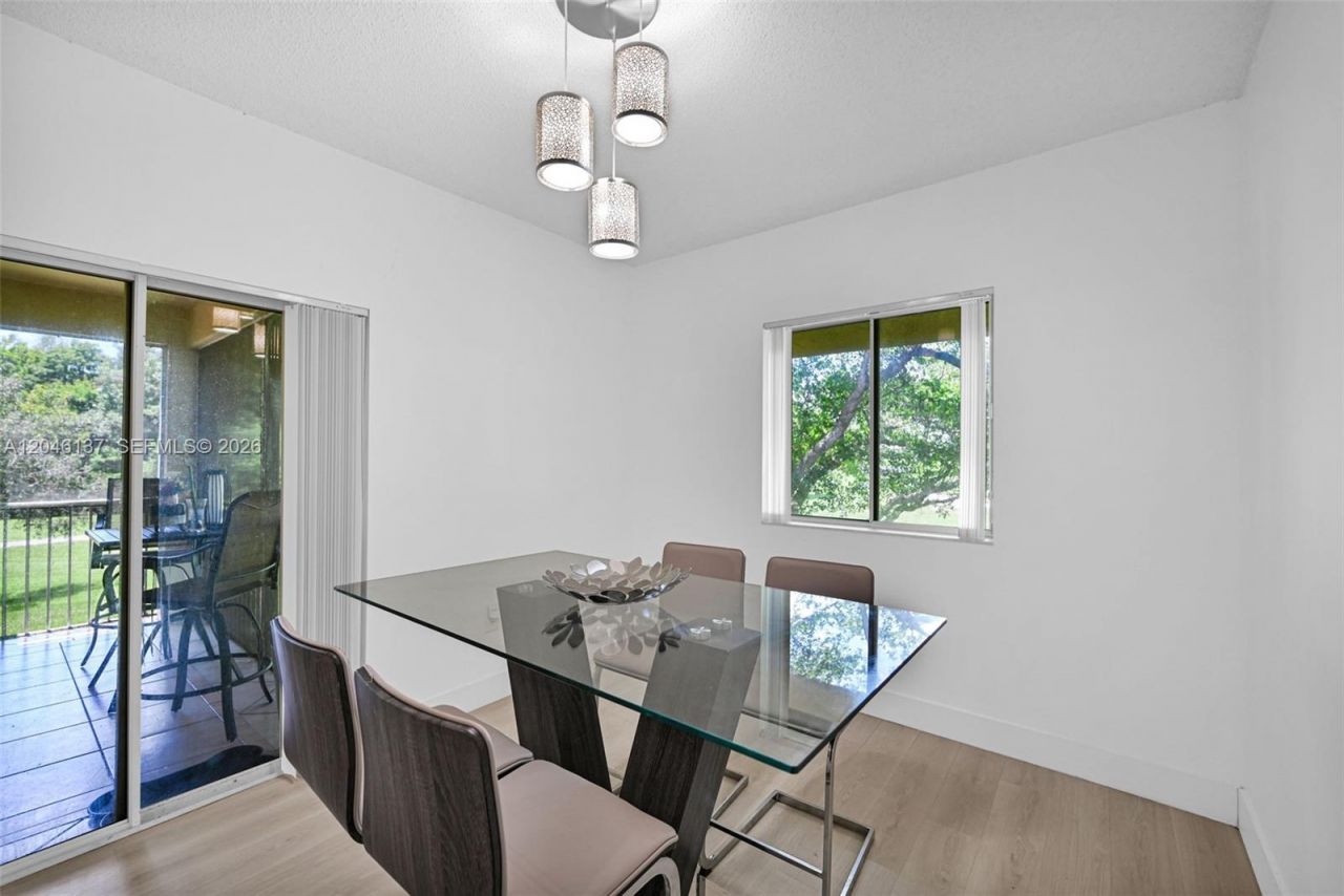 16379 Malibu Dr , Unit 50, Weston, FL 33326 Photo