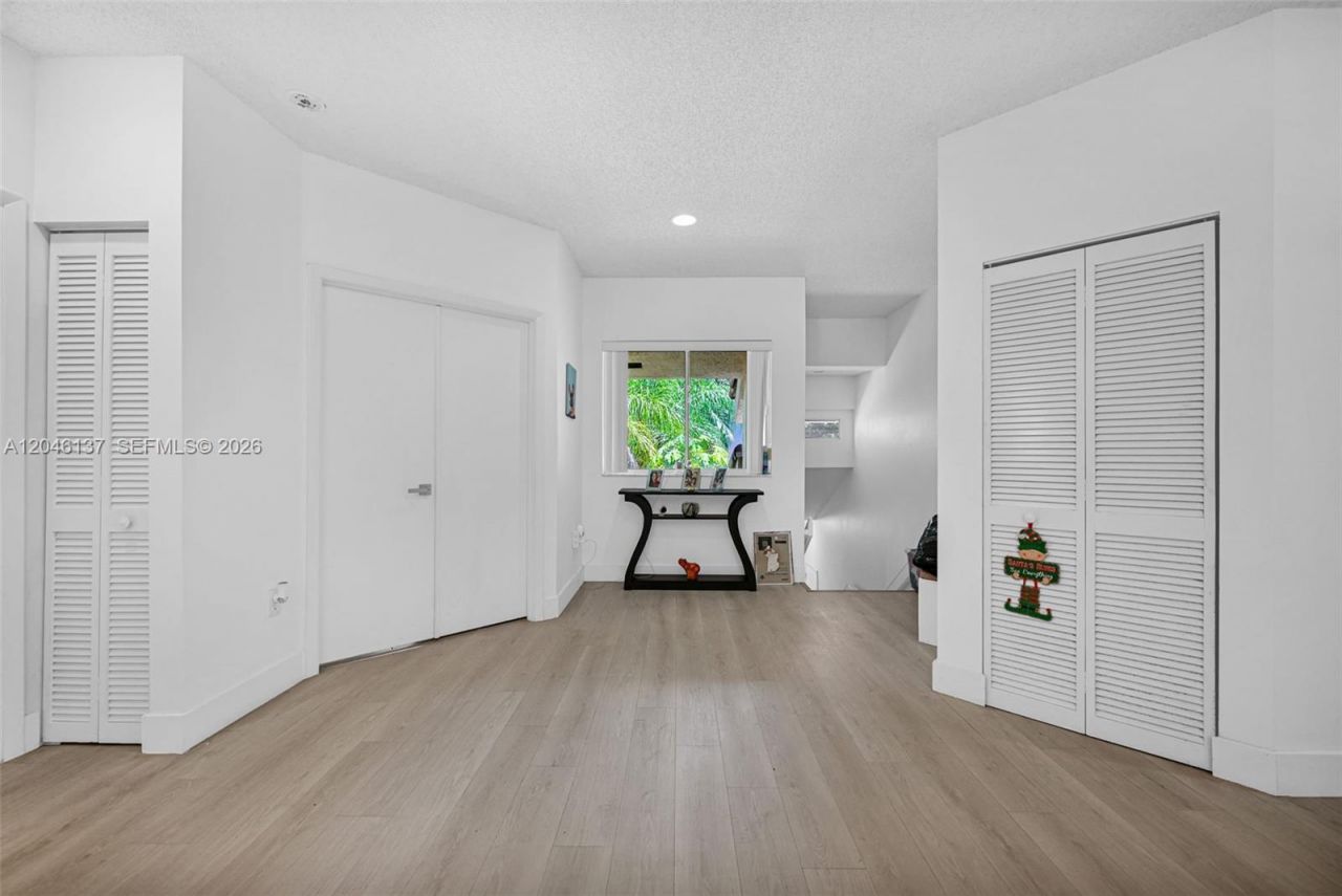 16379 Malibu Dr , Unit 50, Weston, FL 33326 Photo
