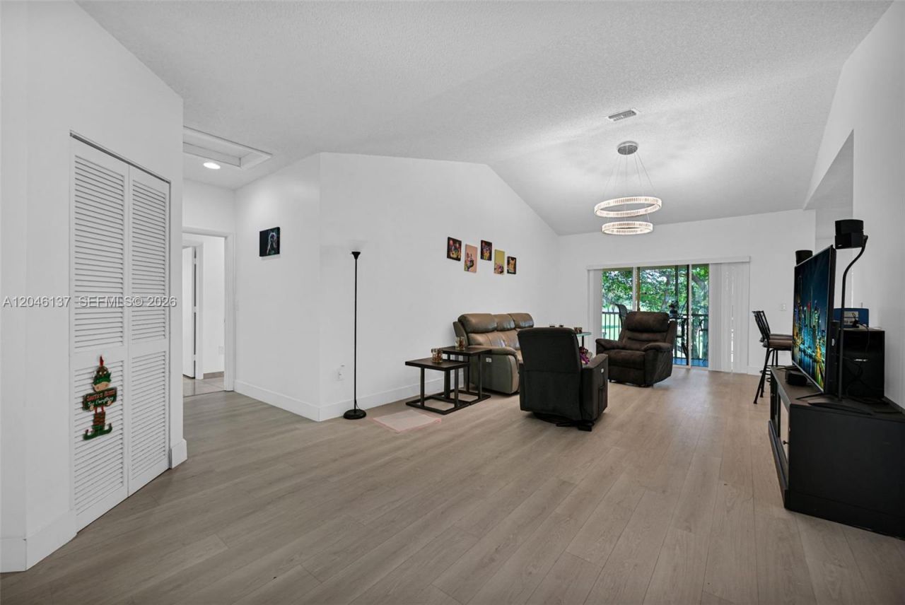16379 Malibu Dr , Unit 50, Weston, FL 33326 Photo