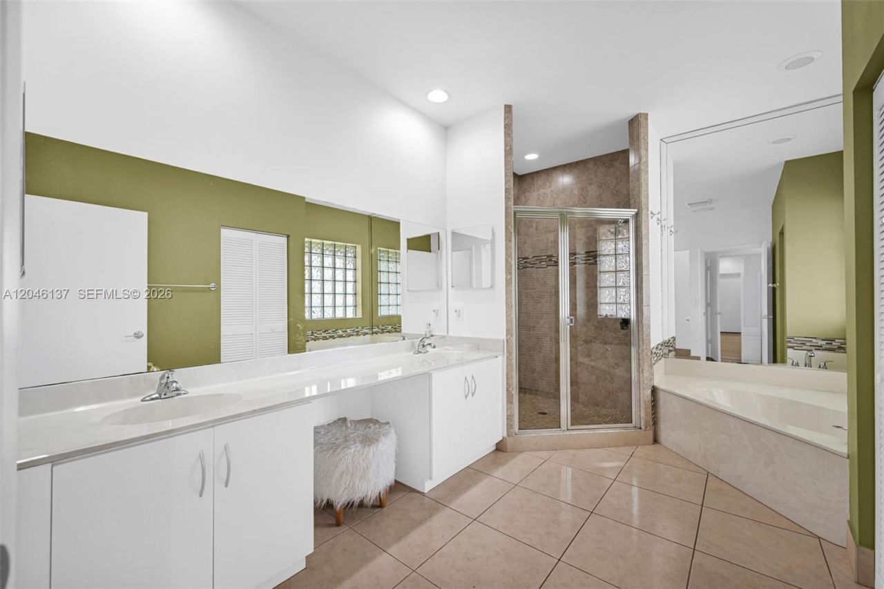 16379 Malibu Dr , Unit 50, Weston, FL 33326 Photo