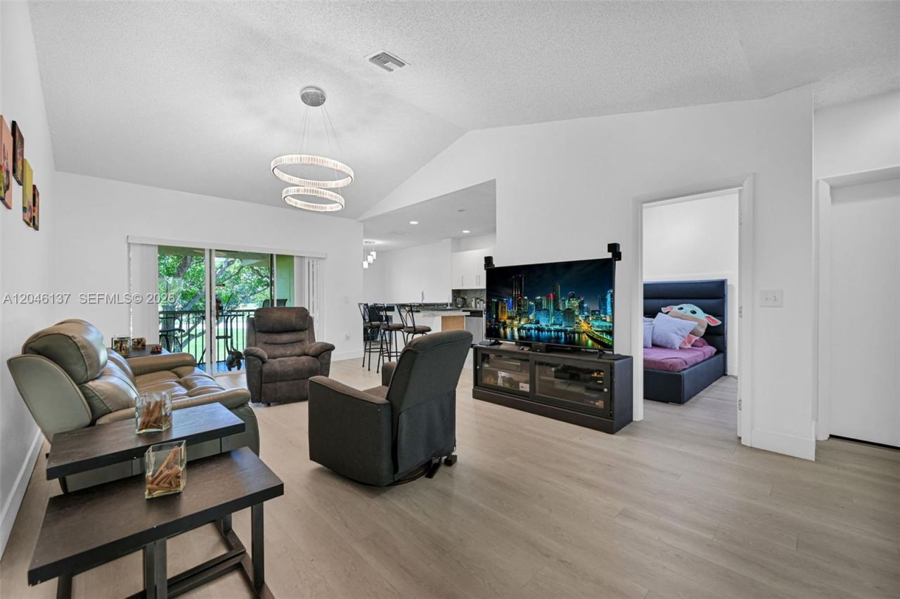 16379 Malibu Dr , Unit 50, Weston, FL 33326 Photo