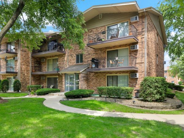 5325 Waterbury Court , Unit 2701, Crestwood, IL 60418