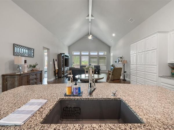 1921 Middleton Drive, Mansfield, TX 76063