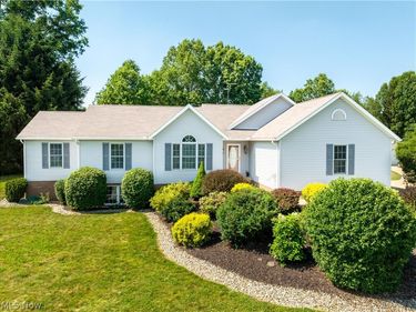 545 E Maple Street, Hartville, OH 44632