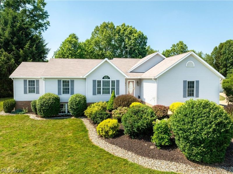 545 E Maple Street, Hartville, OH 44632 Photo 1