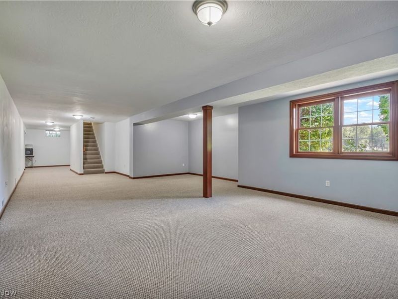 545 E Maple Street, Hartville, OH 44632 Photo 27