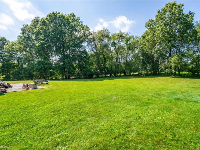 545 E Maple Street, Hartville, OH 44632 Photo 30