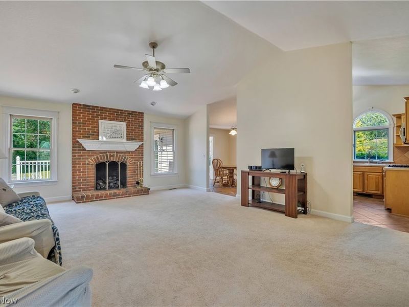 545 E Maple Street, Hartville, OH 44632 Photo 5