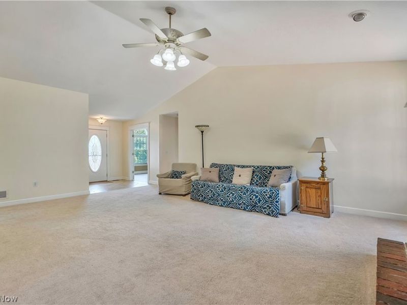 545 E Maple Street, Hartville, OH 44632 Photo 8