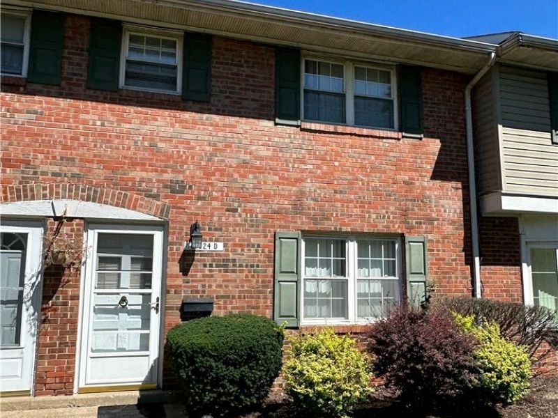 31624 N Marginal Drive, Unit D, Willowick, OH 44095 Photo 1