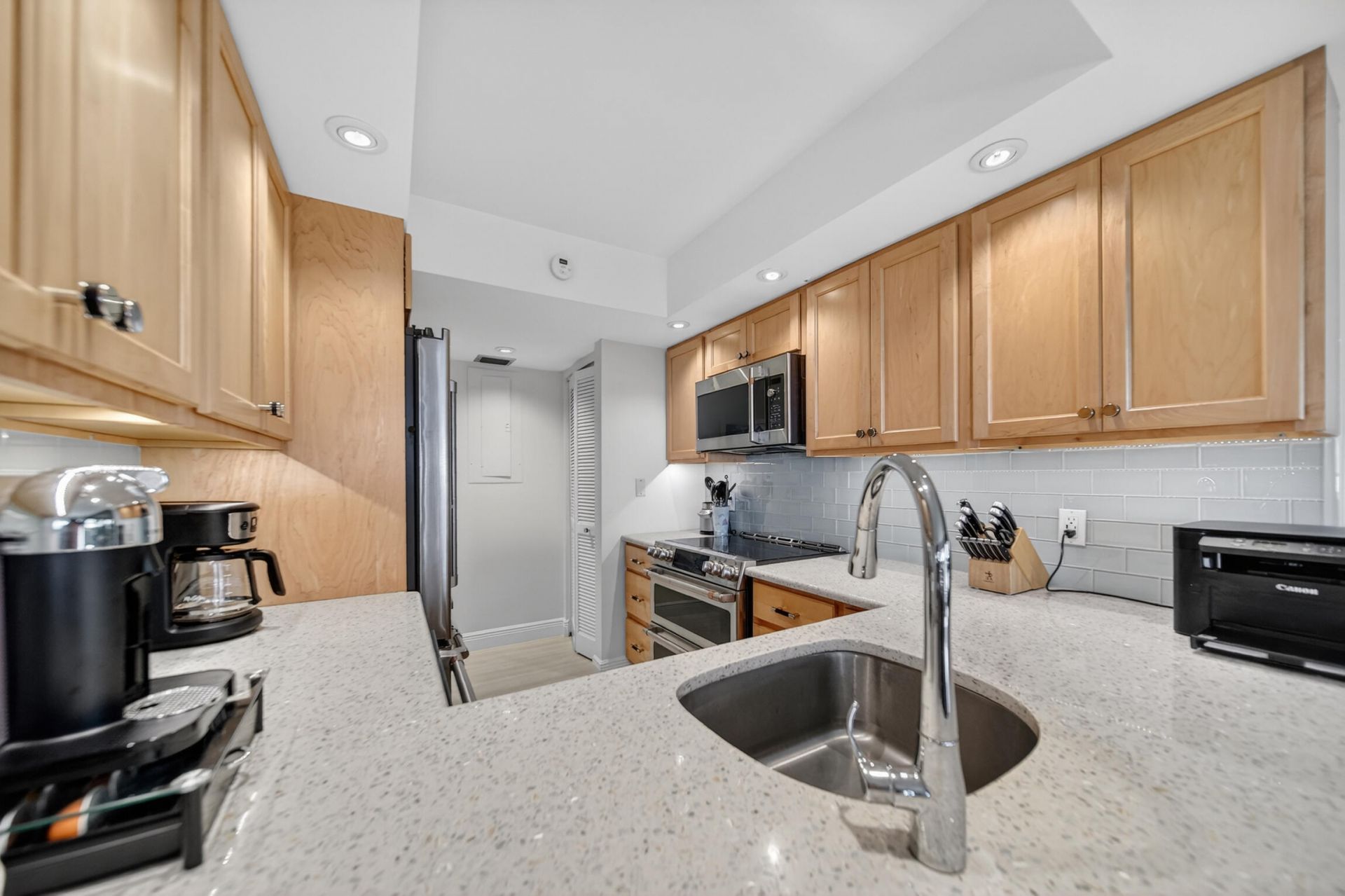218 NE Edgewater Drive, Hutchinson Island, FL 34996 Photo