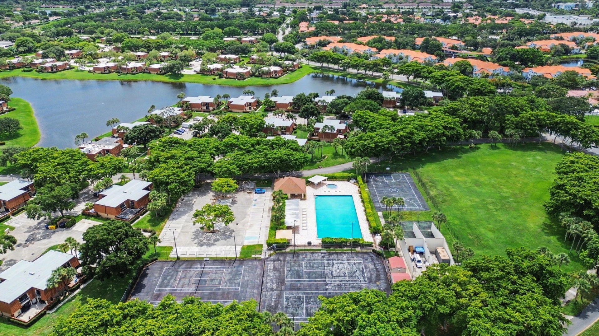 310 Buttonwood Lane, Unit B, Boynton Beach, FL 33436 Photo