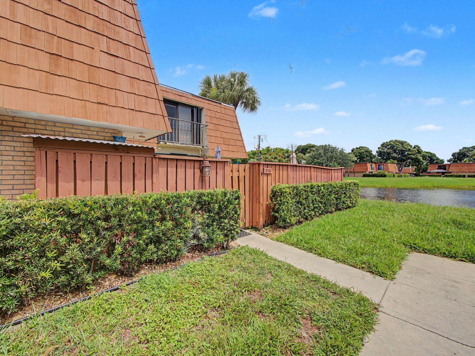 310 Buttonwood Lane, Unit B, Boynton Beach, FL 33436 Photo