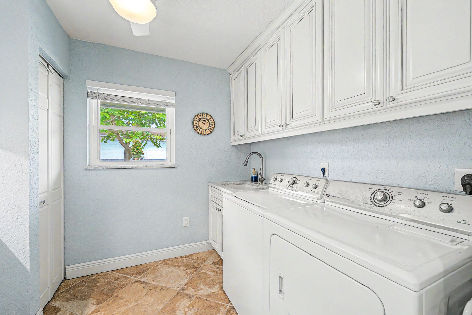 1711 S Indian River Drive, Fort Pierce, FL 34950 Photo