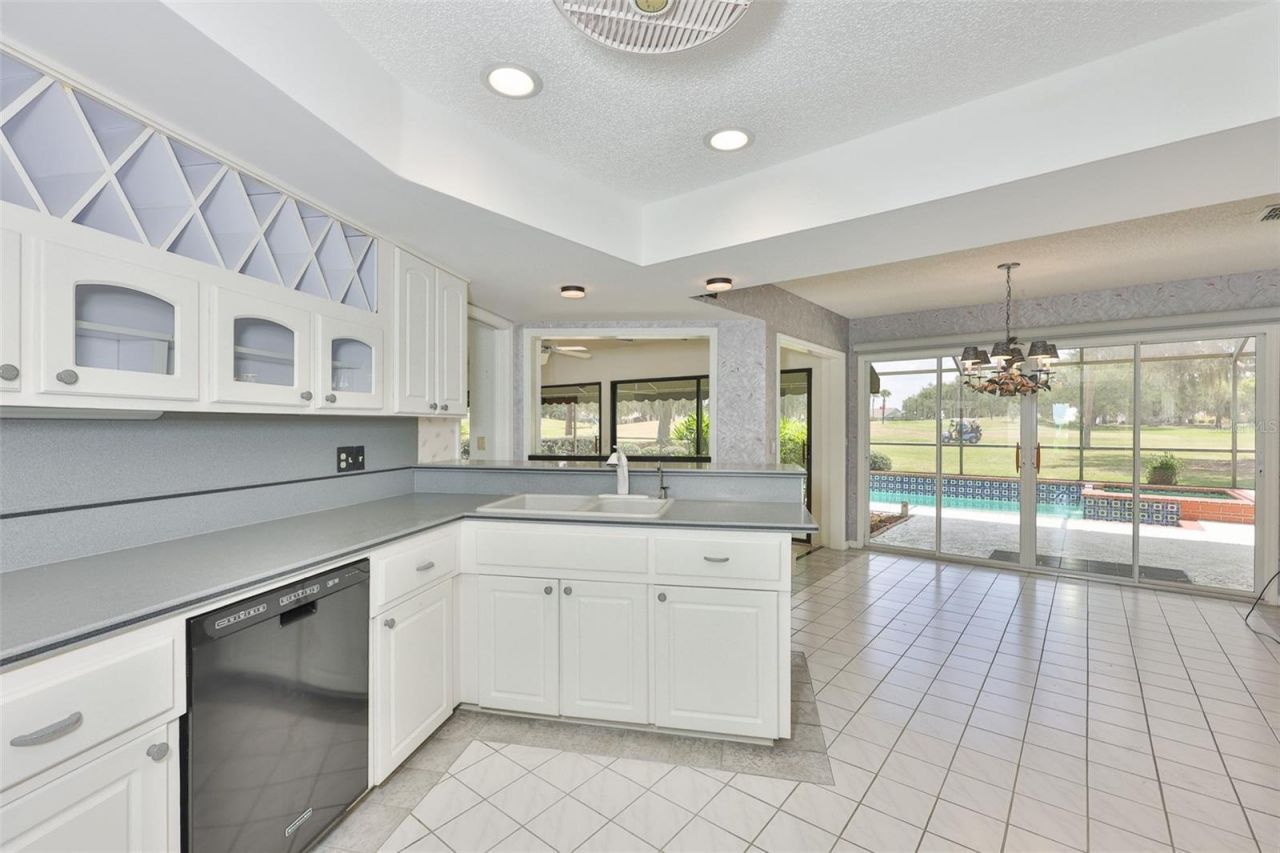 1927 E View Drive , Sun City Center, FL 33573 Photo